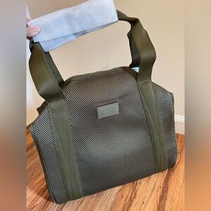 Dagne Dover Landon Air Mesh Carryall Bag 🧳